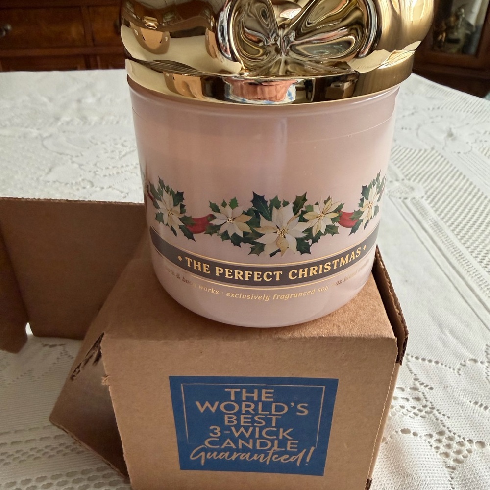 Bath & Body Works Gold and Pink Candle - The Perfect Christmas